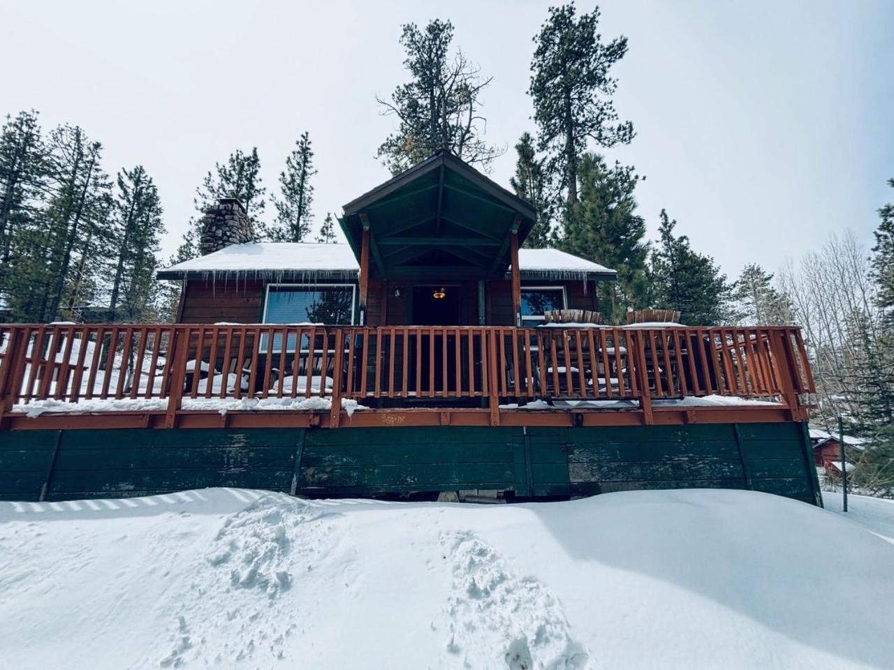 Snow Bunny Lodge - Perfect Big Bear Getaway! Deck With A New Hot Tub And Charcoal Barbecue! Lac Big Bear Extérieur photo