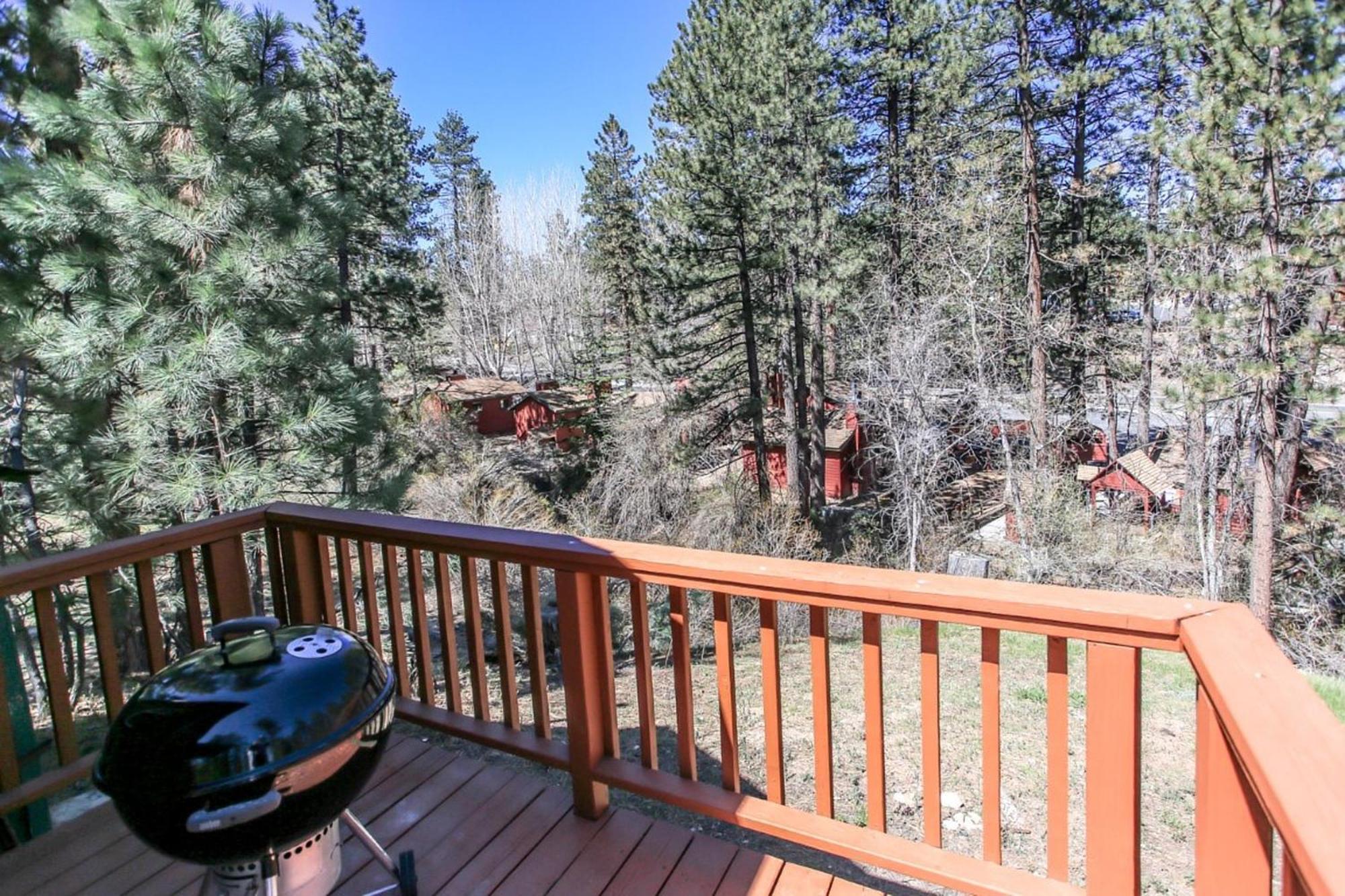 Snow Bunny Lodge - Perfect Big Bear Getaway! Deck With A New Hot Tub And Charcoal Barbecue! Lac Big Bear Extérieur photo